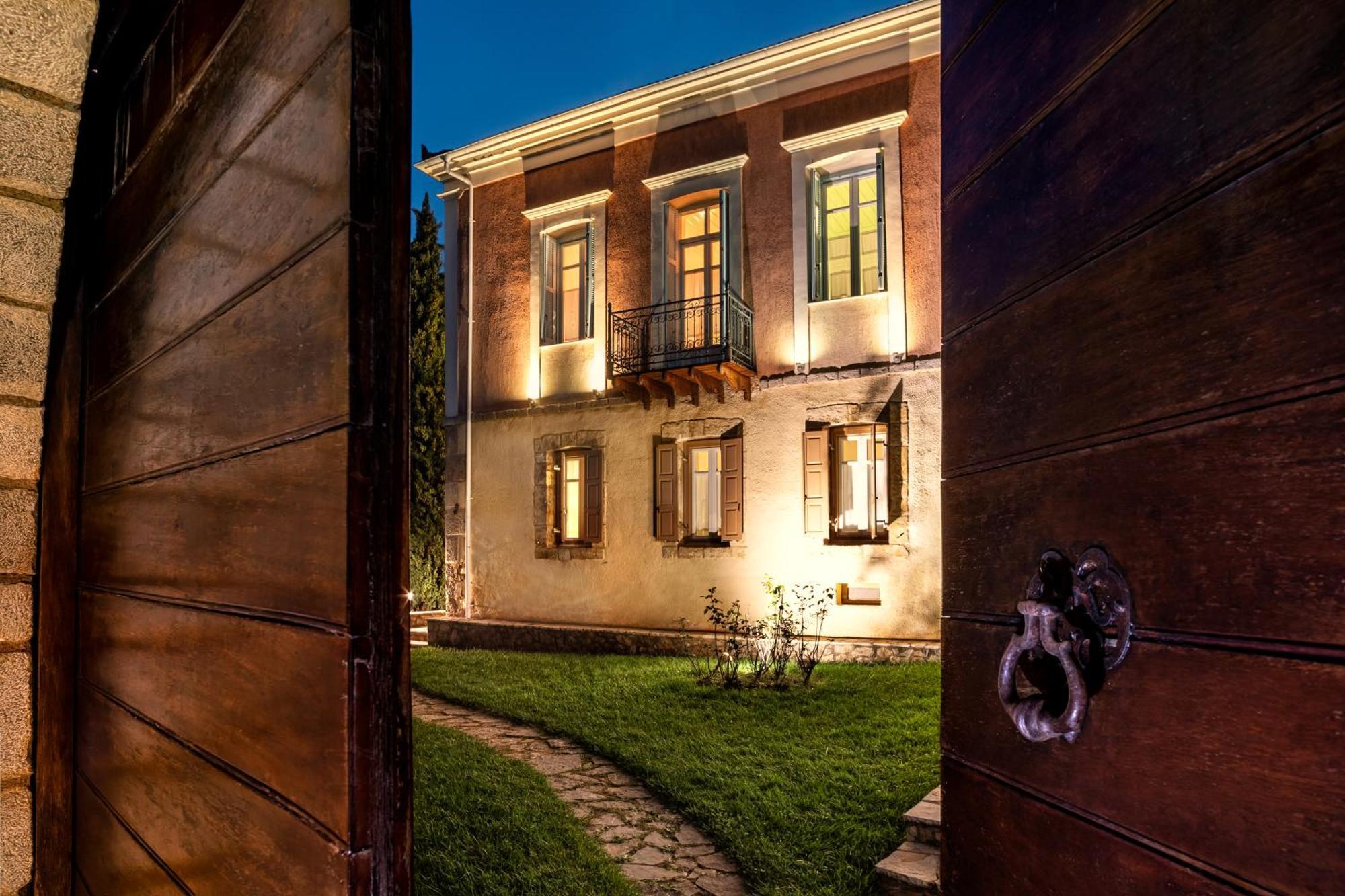 Archontiko Parnassus Dadi Hotel Амфиклия Екстериор снимка