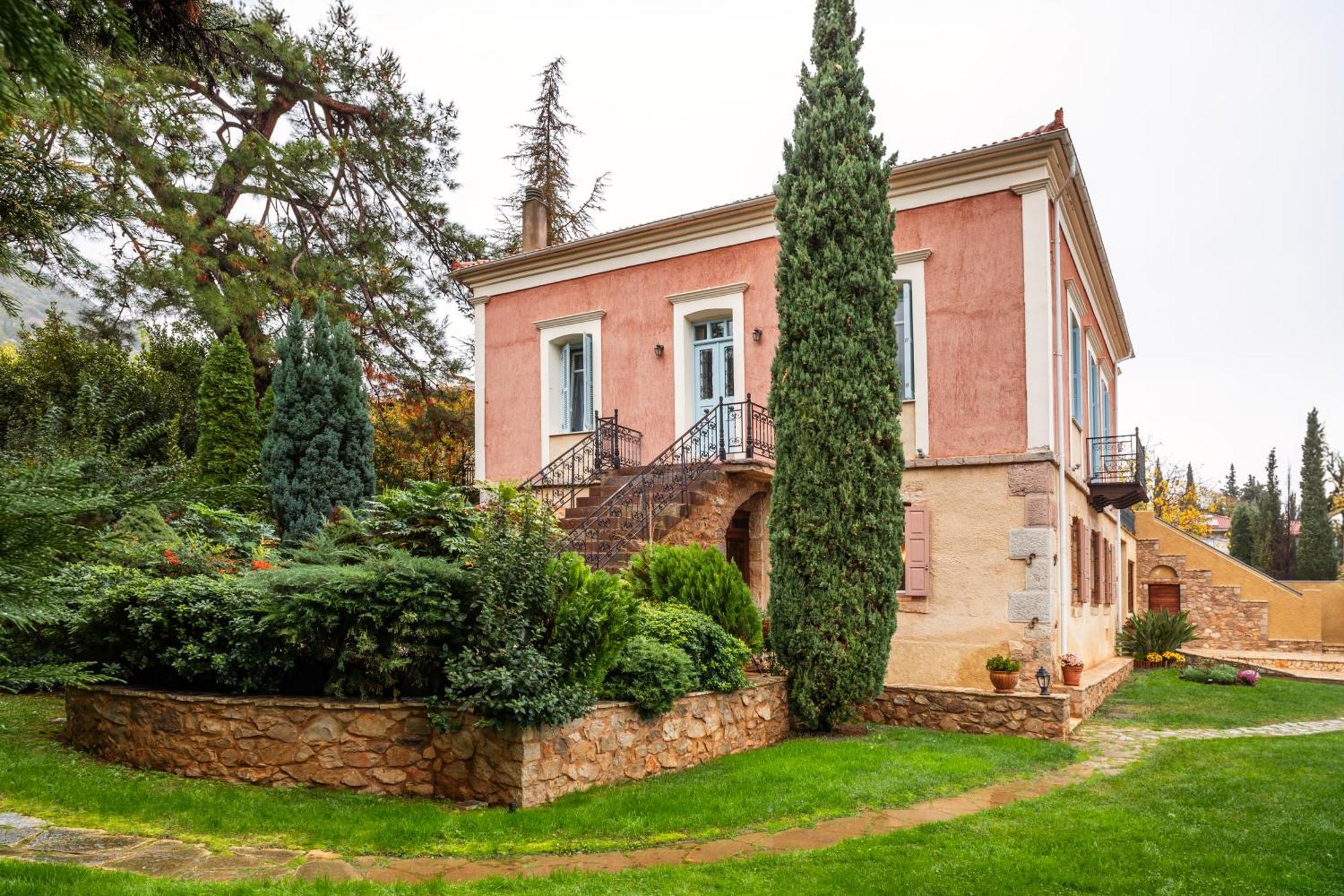 Archontiko Parnassus Dadi Hotel Амфиклия Екстериор снимка