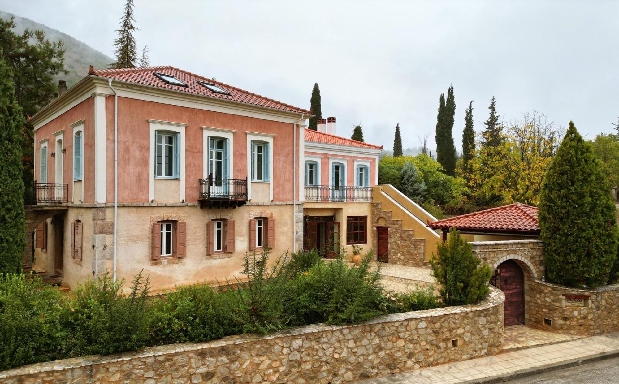 Archontiko Parnassus Dadi Hotel Амфиклия Екстериор снимка